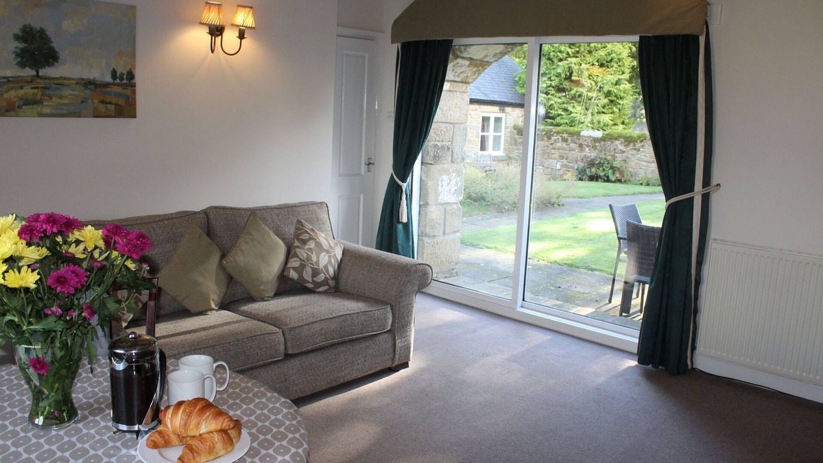 Cramlington Cottage | Honeysuckle Cottage at Burradon Farm