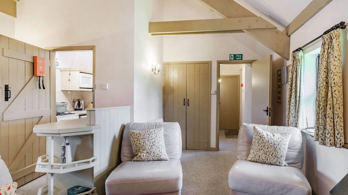 Pontfaen Cottage | Honeysuckle