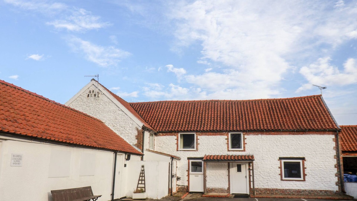 Reighton Cottage | HONEYSUCKLE, pet friendly, with hot tub in Filey