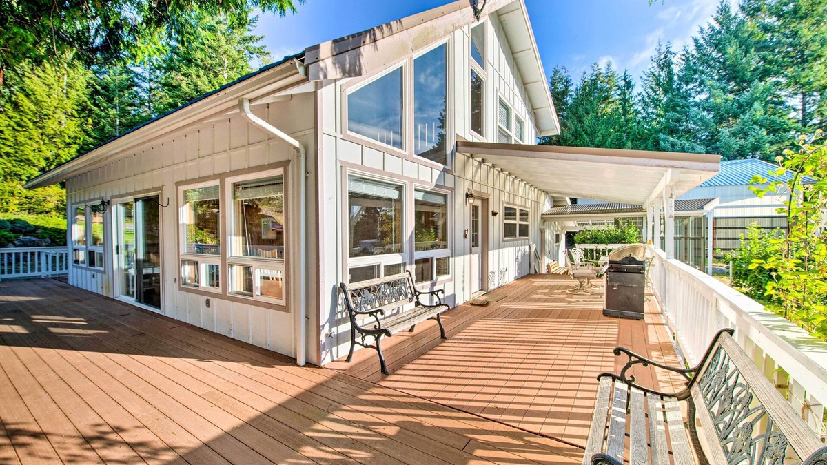 Brinnon House | Hood Canal Home w/Hot Tub - Bordering Olympic NP!