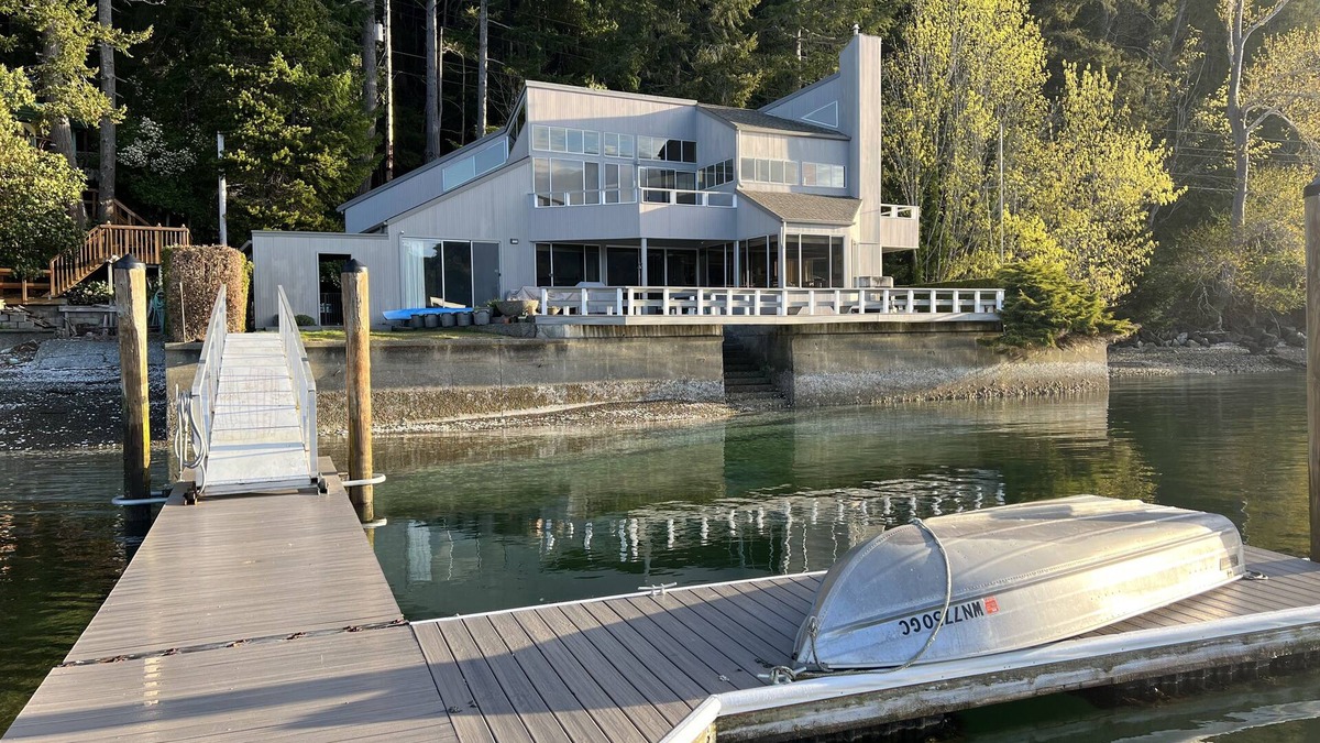 Belfair House | Hood Canal waterfront oasis with deep water dock