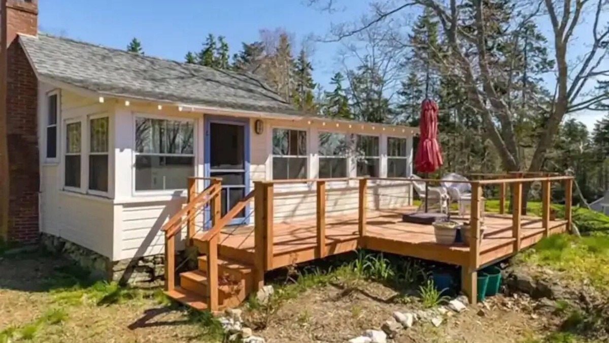 Cundys Harbor Cabin | Hooked on The Harbor! A Peaceful Cottage Stay!