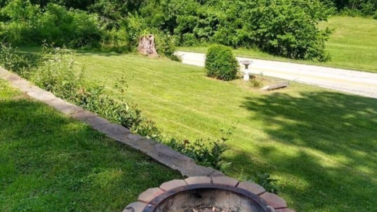 Lincoln House | Hoot Owl Lodge is a Quiet Farmhouse with 150 Acres to Explore. Pet Friendly!