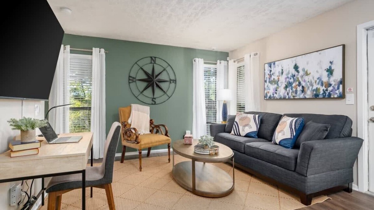 Hoover Apartment | Hoover Oasis: 2BR Apartment with Pool & Gym