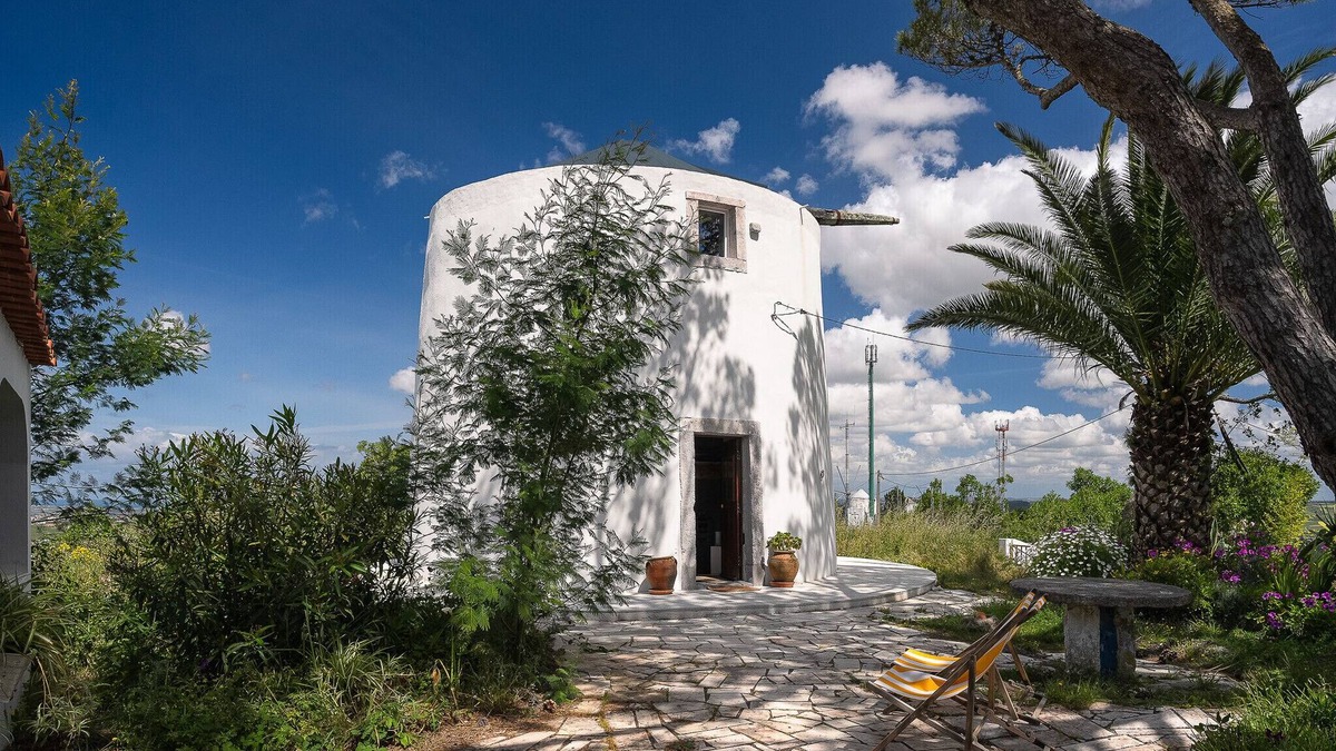 Mafra Ski Chalet | Hopstays - Ericeira Windmill