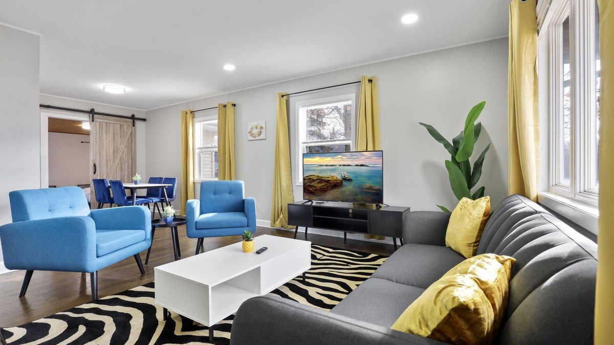 Homewood House | Horizon - 4BR’s, 2BA Game Room & Gym