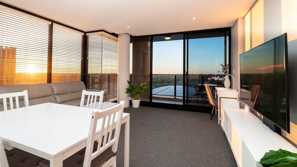 Adelaide Central Business District Apartment | Horizons 1402 · 2 bedroom Spa Apartment with Stunning Views