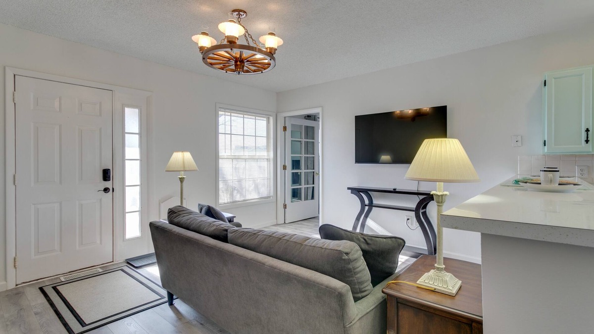 Aurora Apartment | Horse Farm Apartment w/Balcony in Aurora!
