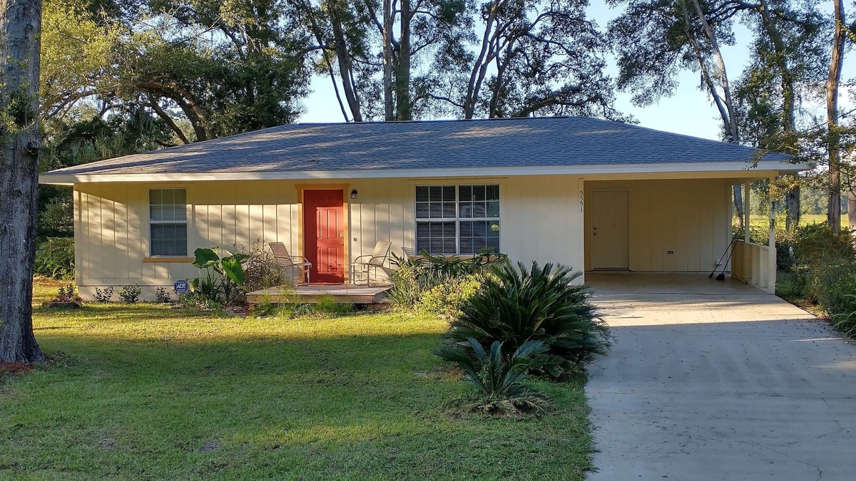 Fellowship House | Horse N Around
