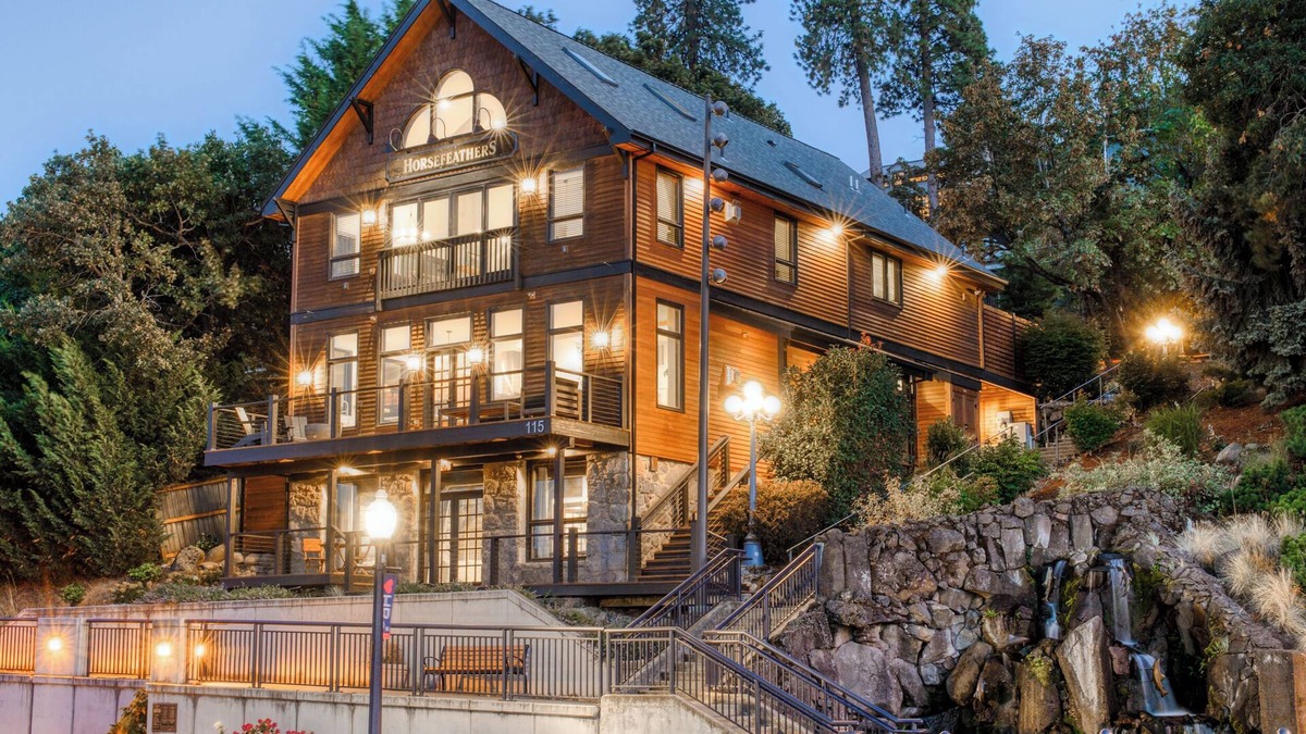 Hood River Apartment | Horsefeathers Hotel