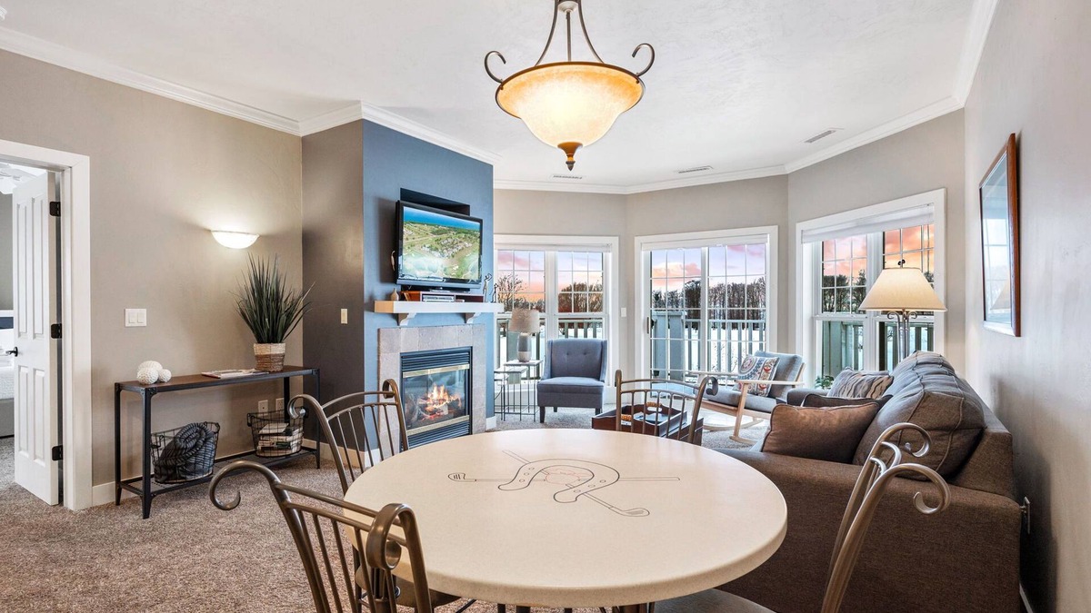 Egg Harbor Condo | Horseshoe Bay Club Cottage #2-Inclusive Golf Course and Club Access!