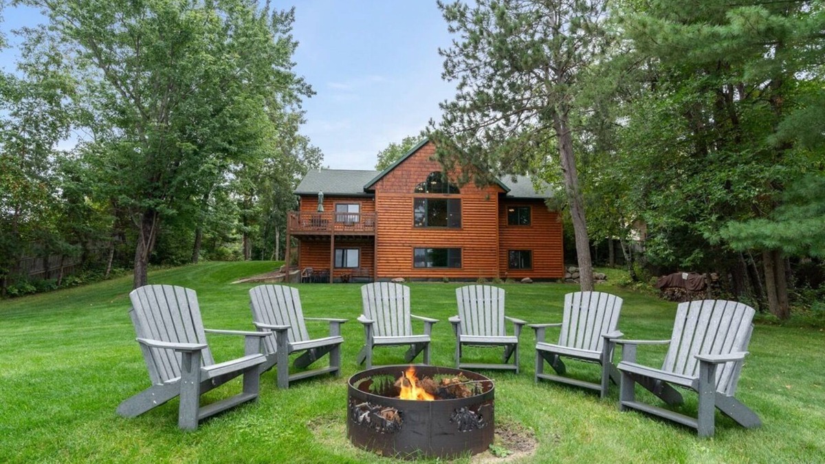 Merrifield Cabin | Horseshoe Lake Cabin with Hot Tub, Games, Fire Pit, Snowshoes, Snowmobile Trails
