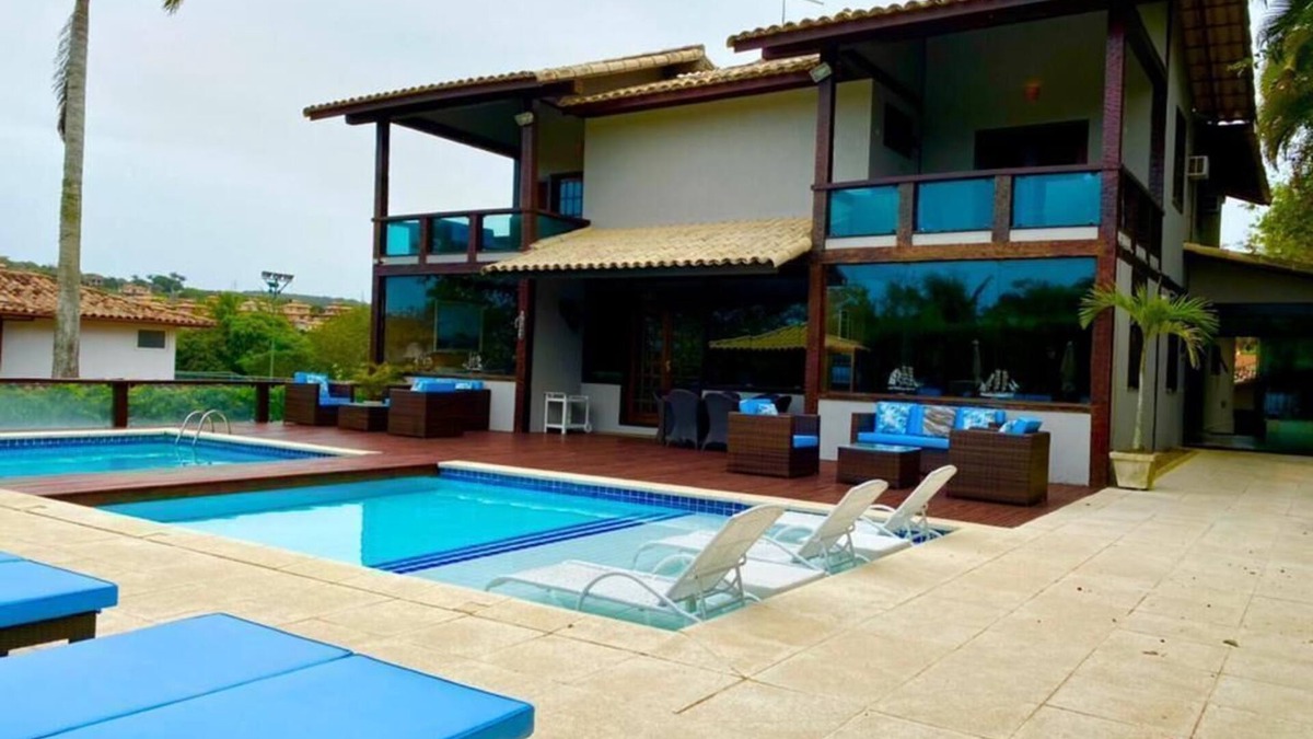 Village da Ferradura House | Horseshoe Mansion