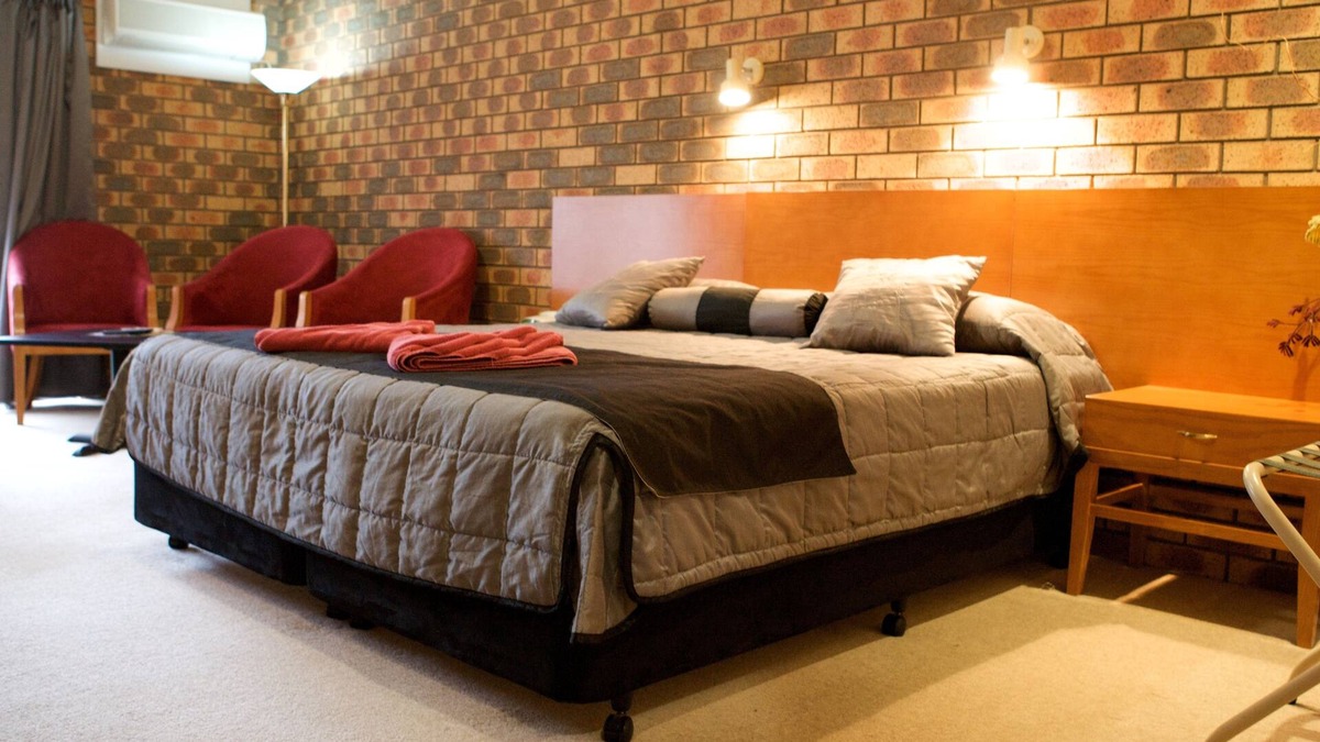 Horsham Hotel | Horsham Mid City Court Motel