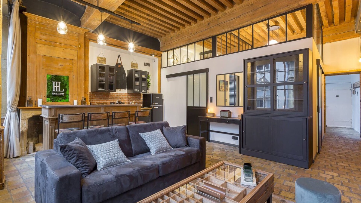 Old Lyon Apartment | HOST INN Heart Old Lyon & SPA