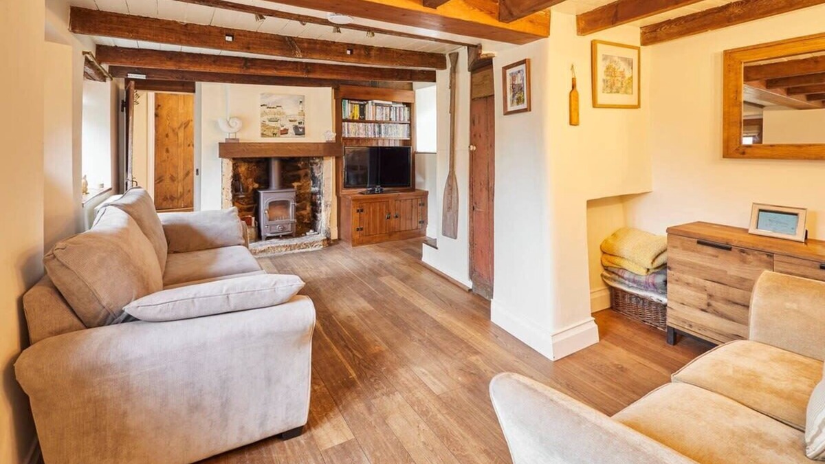 Fylingthorpe House | Host & Stay | Colcott Cottage