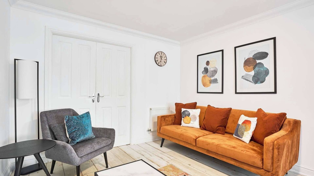 Launceston House | Host & Stay | Hazelnut House