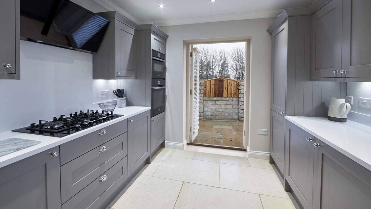 Guisborough House | Host Stay Lowcross Cottage