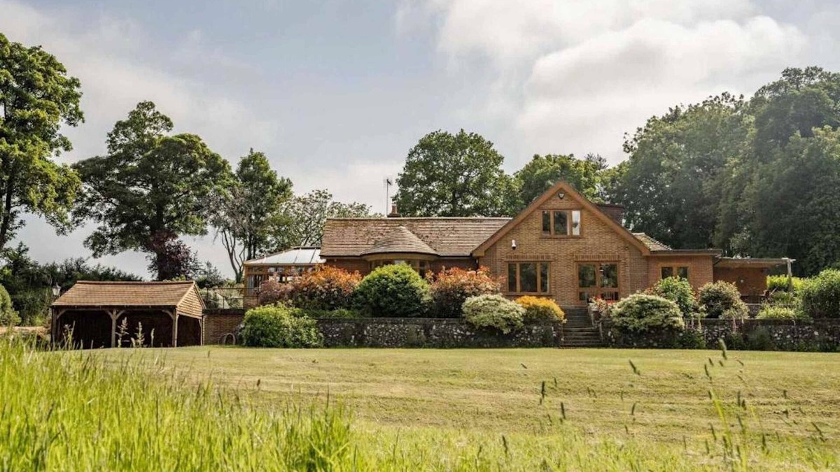 Horstead House | Host & Stay | Millwood