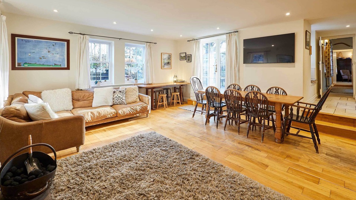 Newton by the Sea House | Host & Stay | Newton Cottage