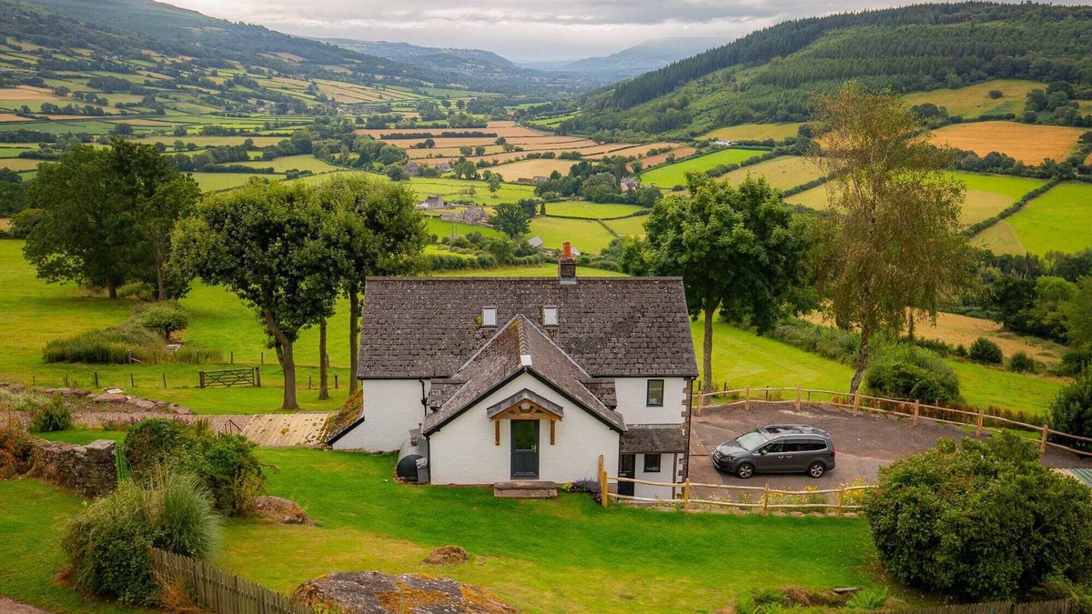 Bwlch Apartment | Host & Stay | Trem Y Cwm