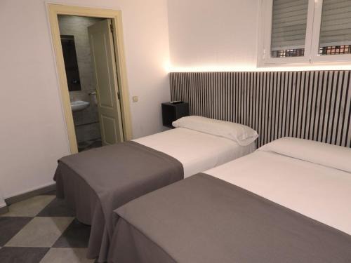 San Fernando de Henares Hotel | HOSTAL HENARES
