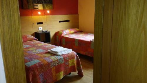 Triacastela House | Hostal-Meson Vilasante