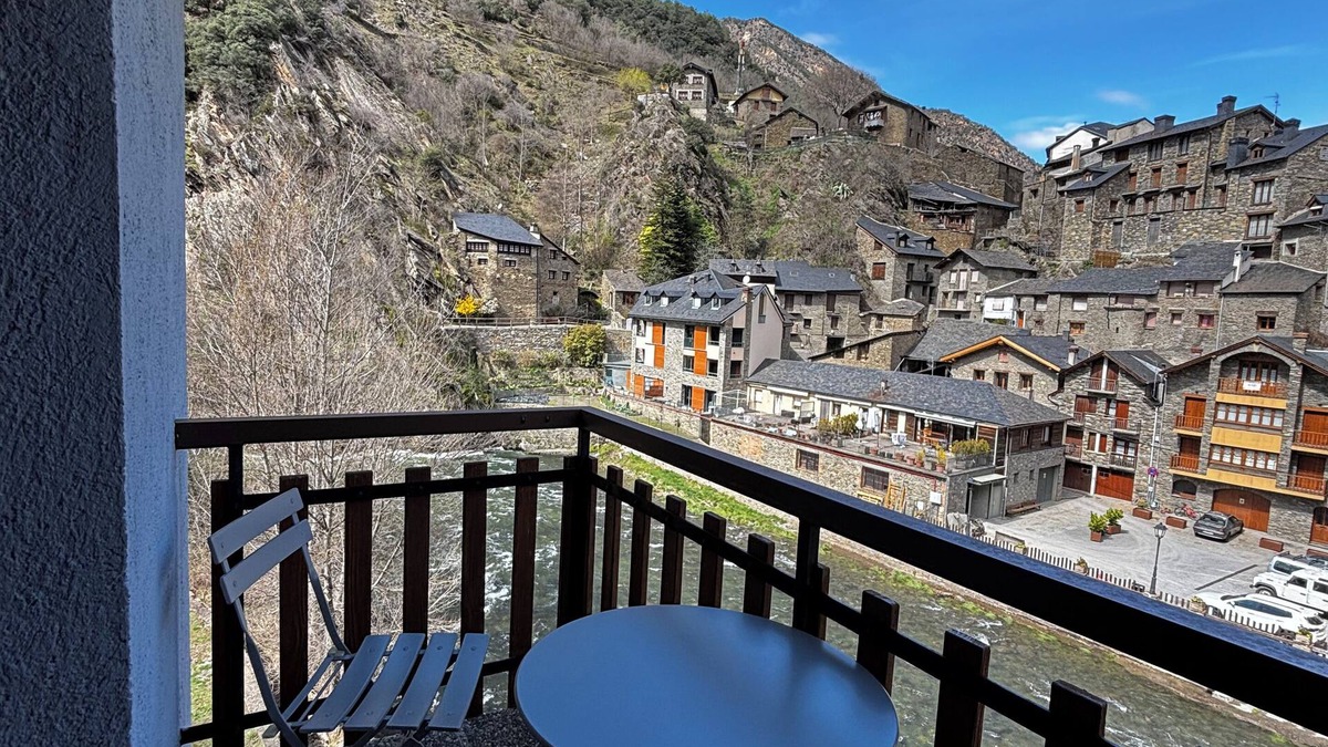 Llavorsi Hostel | Hostal Noguera