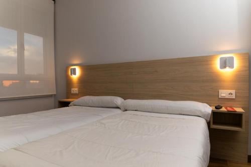 La Virgen del Camino House | Hostal Restaurante Central