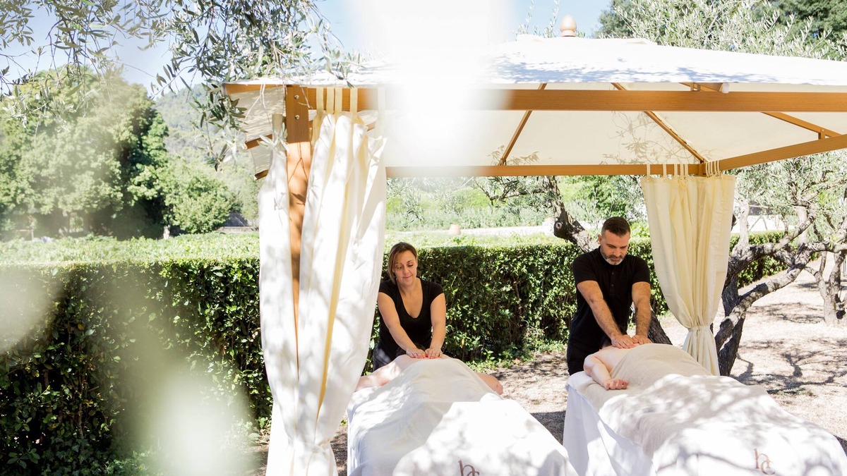 Les Censies Hotel | Hostellerie de l'Abbaye de La Celle
