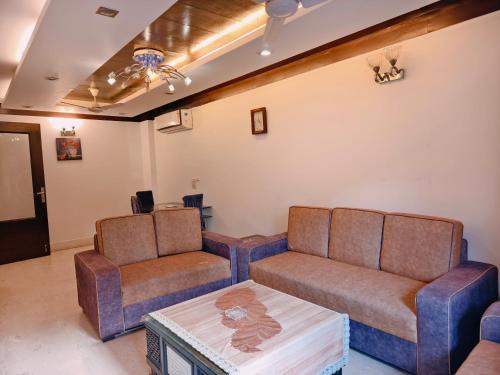 Nehru Place Apartment | Hostmystay- 3bhk apartment!Greater kailash 1