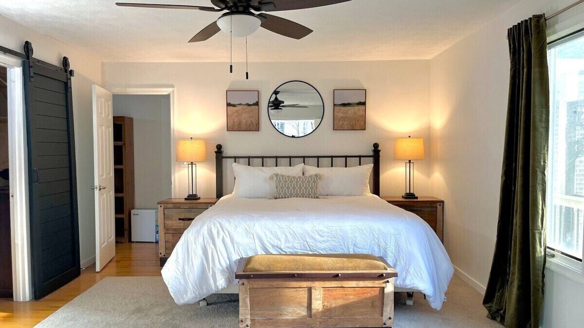 Afton House | Hosts groups up to 13; relax with the whole crew at this private, peaceful getaway