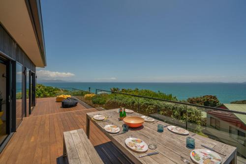 Rings Beach House | Hosts on the Coast Ātaahua.