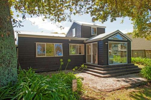 Pauanui House | Hosts on the Coast Cape Cod on Kennedy