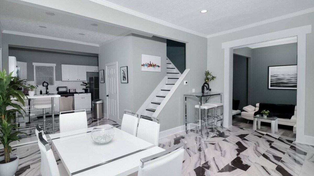 Tremont House | Hot Tremont House - 6 Bed 3 Bath
