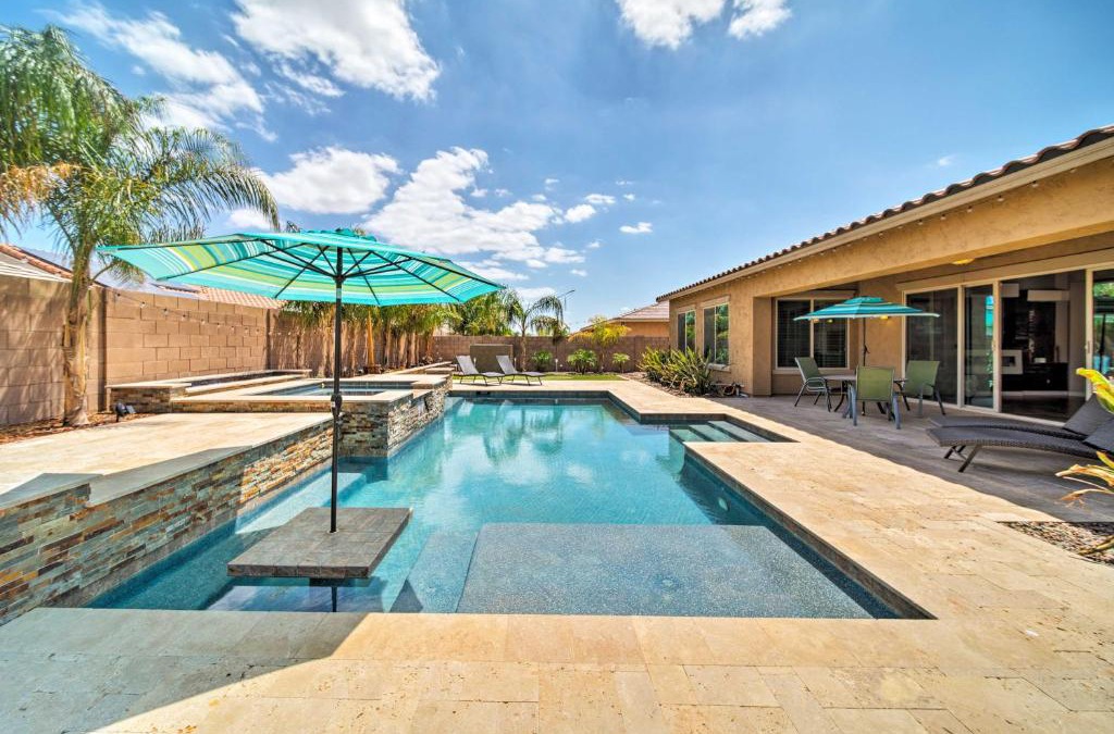 Surprise Farms House | Hot Tub and Putting Green Home in Surprise