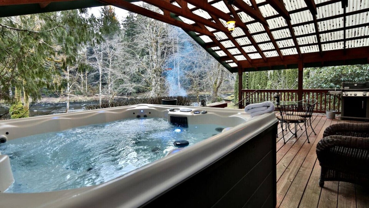 Beaver Apartment | Hot Tub, BBQ, Sol Duc River Views & Pet Friendly