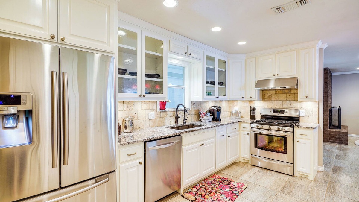 Fort Stockton House | HOT TUB - Beautifully Renovated Home in West Texas