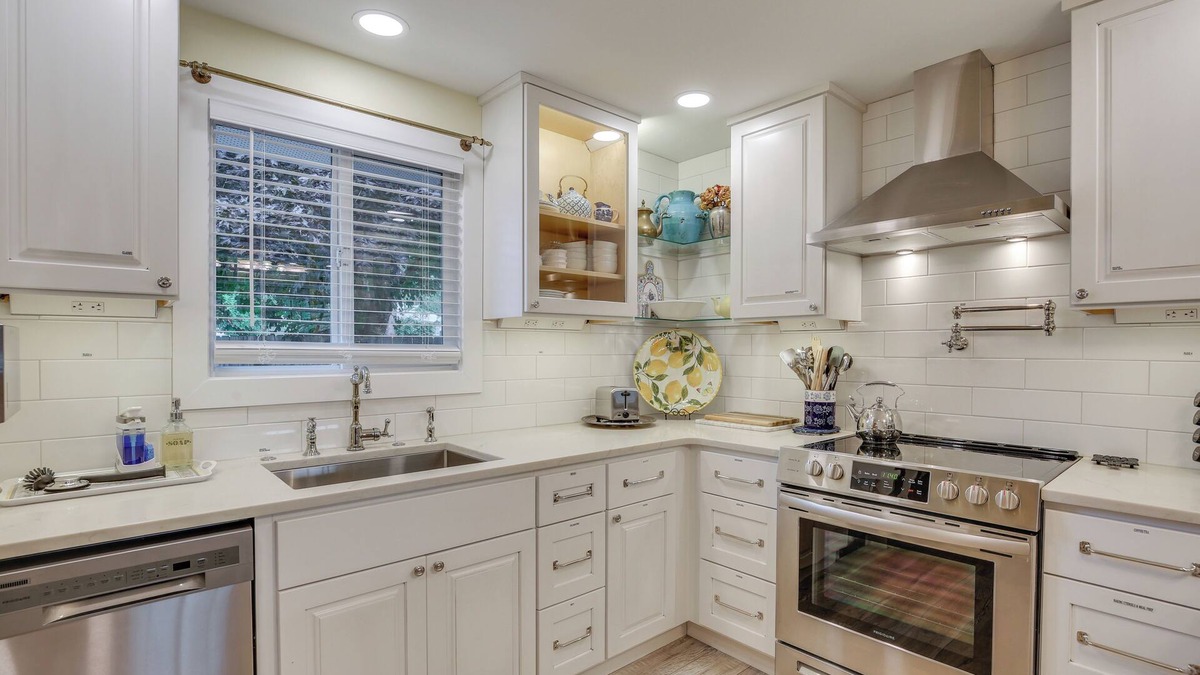 Cottage Grove Cottage | Hot Tub & Fenced Yard: Cozy Cottage Grove Home
