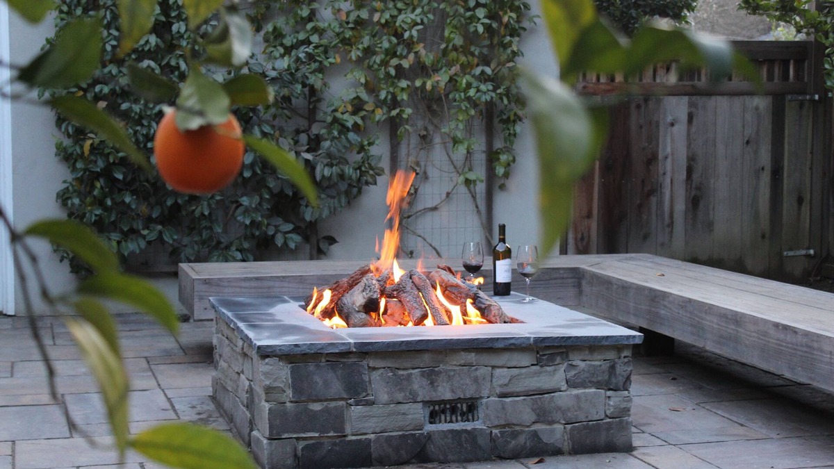 St. Helena House | Hot Tub, Fire Pit, EV Charger. Unwind 🍷 at Our Cozy Retreat.