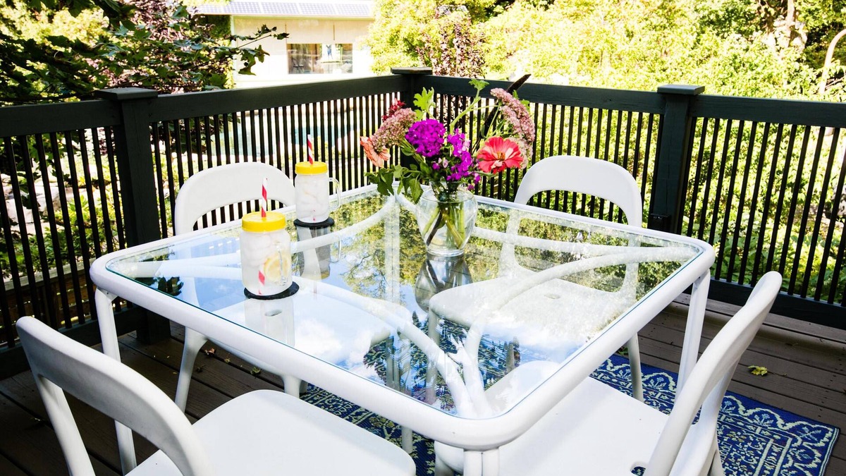 Squirrel Hill House | Hot Tub, Fire Pit, Parking ,5-Bedroom near museums, parks, Carnegie Mellon &PIT