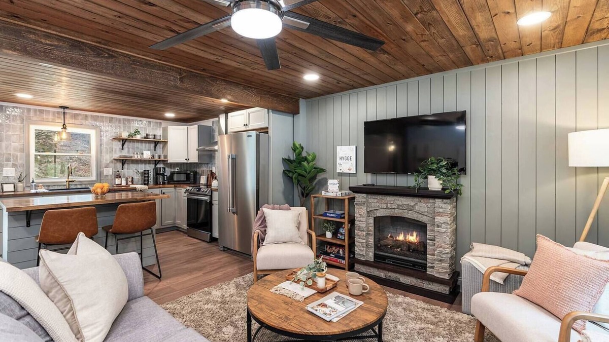 Wingina House | Hot Tub | Fire Pit | River | State Park | King Bed