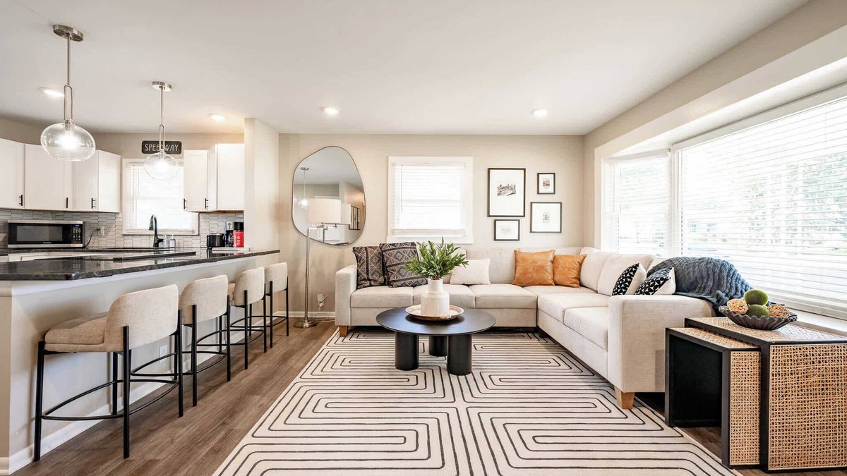 Speedway House | Hot Tub - Fire Pit - Shuffleboard - Walk to Track