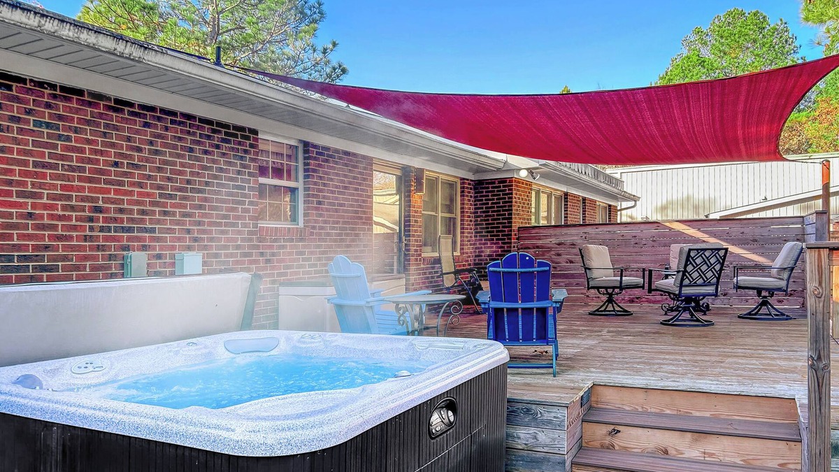Vass House | Hot tub, Firepit, BBQ, Full kitchen, SmartTV, King,Pet