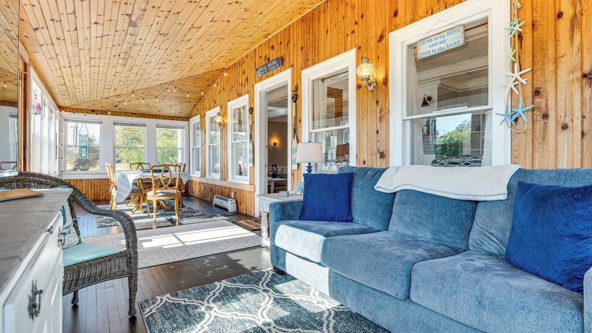 Ogunquit - Wells House | Hot Tub & Fireplace: Coastal Getaway in Maine