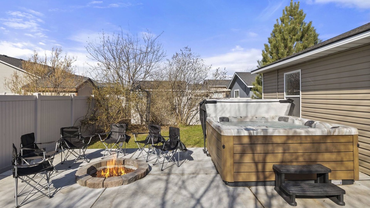 Nampa House | Hot Tub*Game Room*Fire Pit*600mbps*Large Patio
