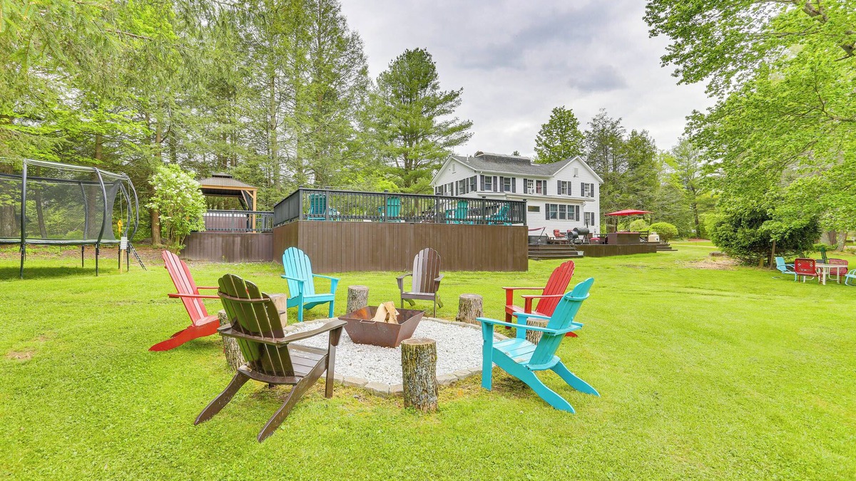 Greentown House | Hot Tub, Game Room: Greentown Home Near State Park