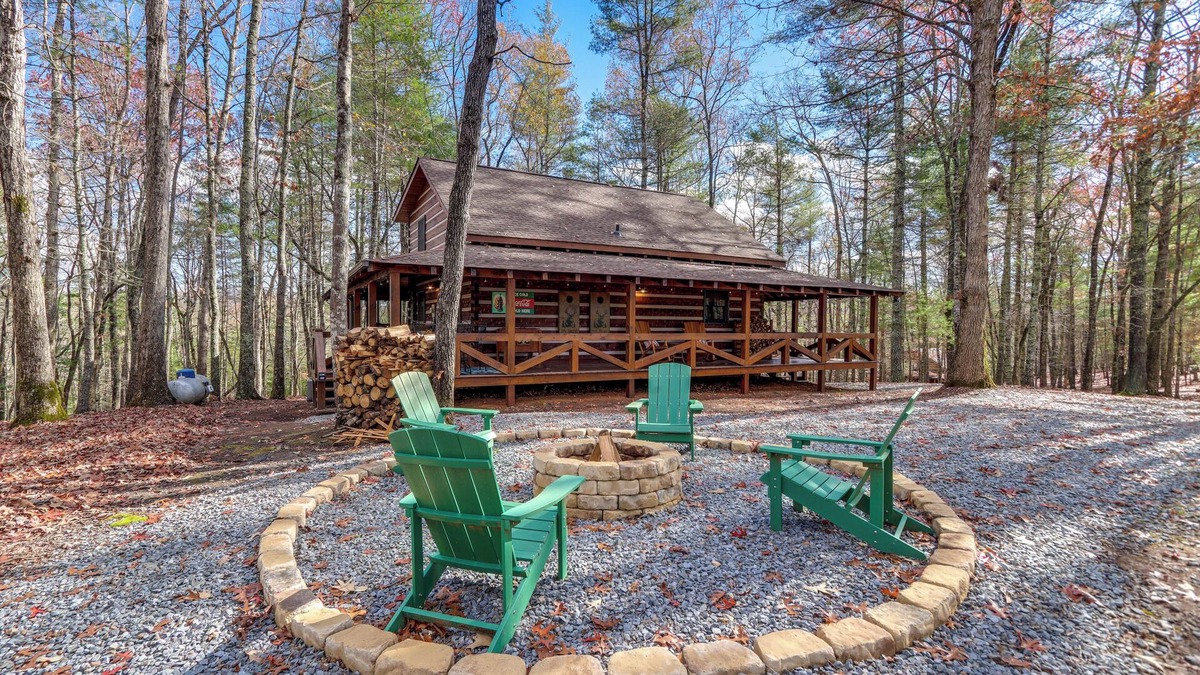 Dial Cabin | Hot Tub & Games: Ridgetop Cabin in Blue Ridge!