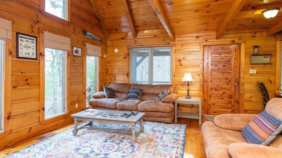 Campton Apartment | Hot Tub - Hillside Loft - Red River Gorge, KY
