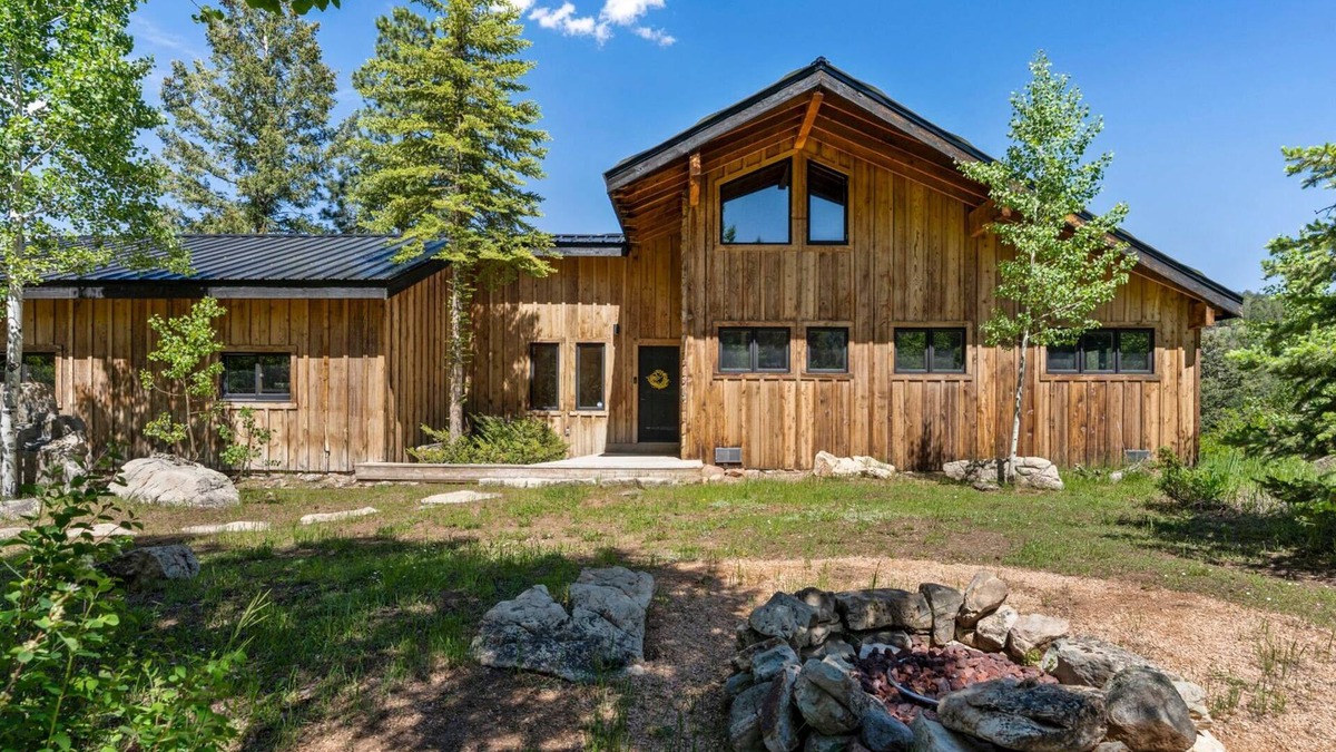 Los Ranchitos Estates House | Hot Tub, Incredible Deck/Views, Pet Friendly, Family Retreat!